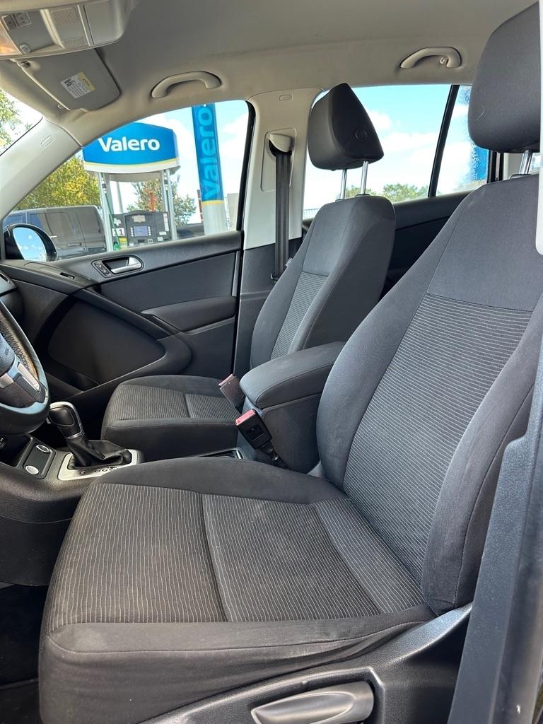 Volkswagen Tiguan S 2017