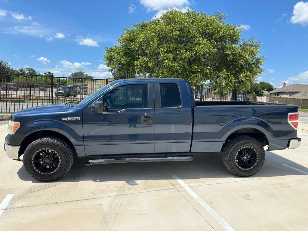 Ford F-150 XL SuperCab 8-ft. Bed 2WD 2013