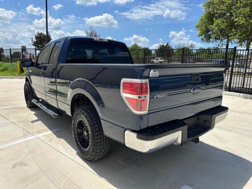 Ford F-150 XL SuperCab 8-ft. Bed 2WD 2013