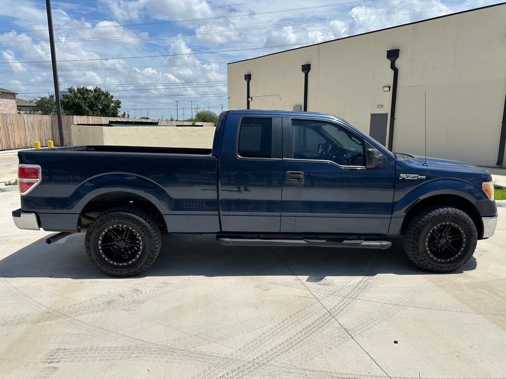 Ford F-150 XL SuperCab 8-ft. Bed 2WD 2013
