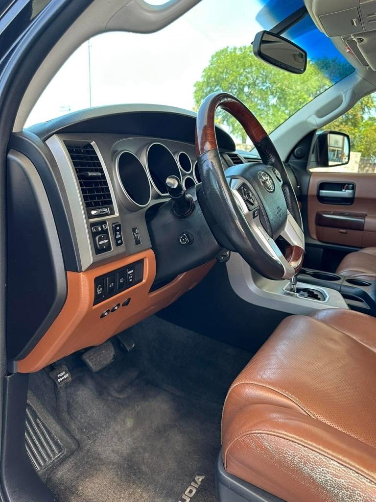 Toyota Sequoia Plantium 2WD 2014