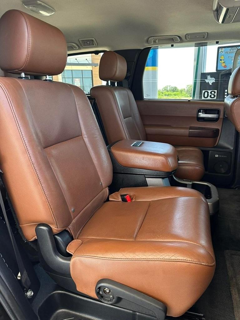 Toyota Sequoia Plantium 2WD 2014