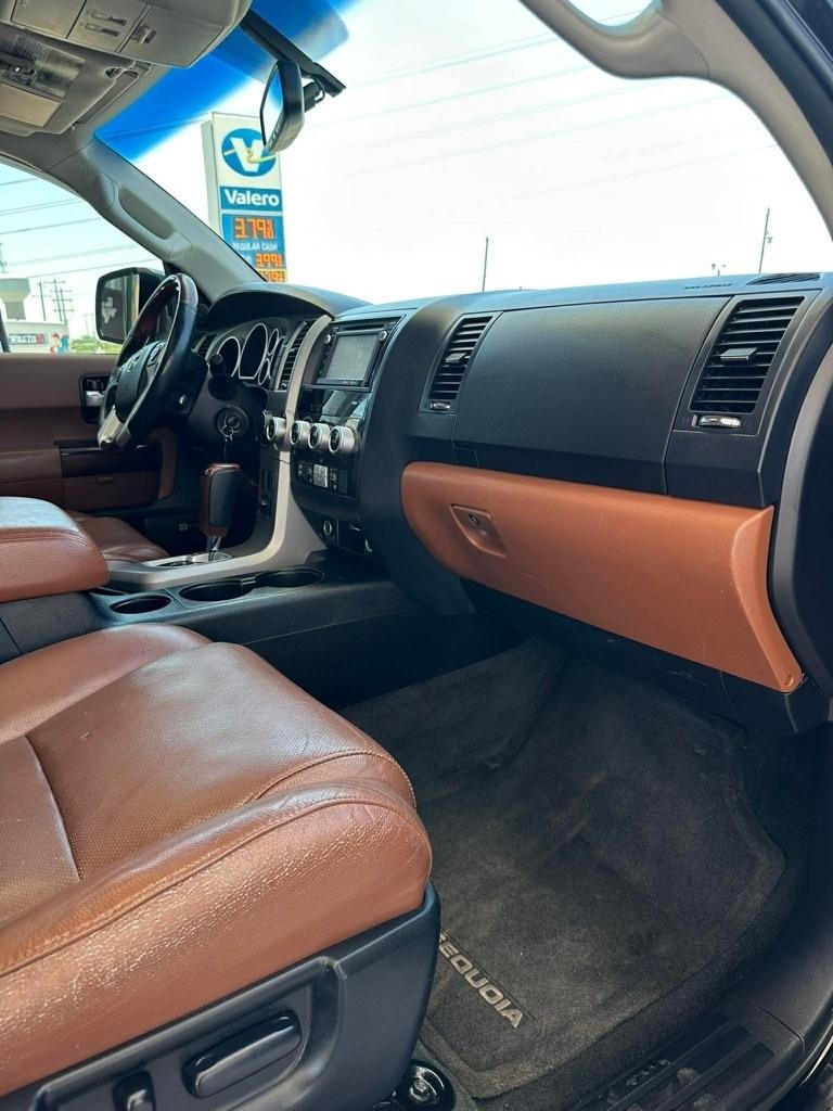 Toyota Sequoia Plantium 2WD 2014