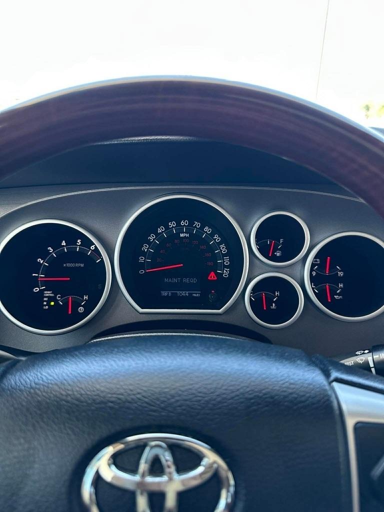 Toyota Sequoia Plantium 2WD 2014