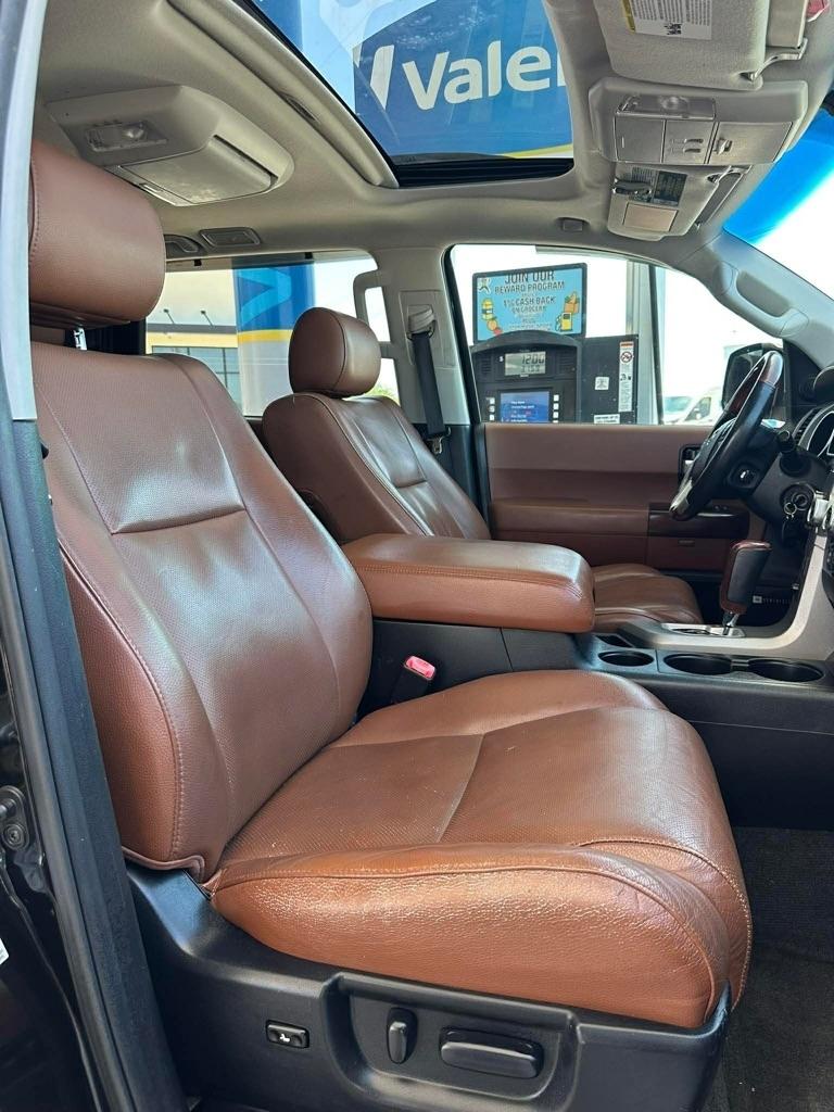 Toyota Sequoia Plantium 2WD 2014