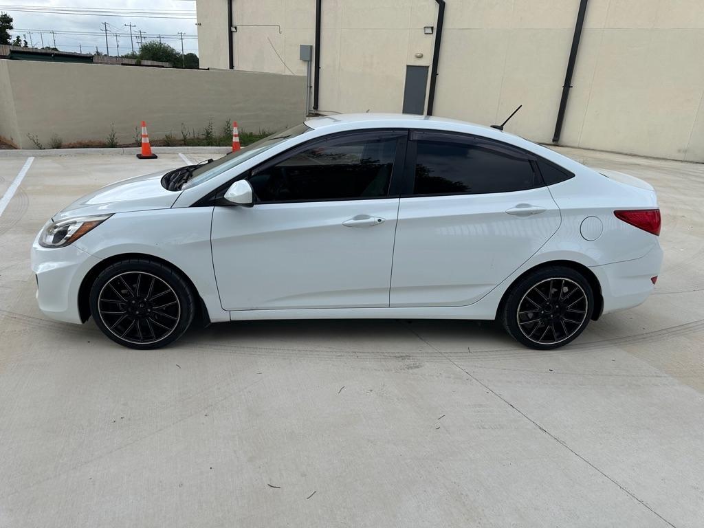 Hyundai Accent SE 4-Door 6A 2017