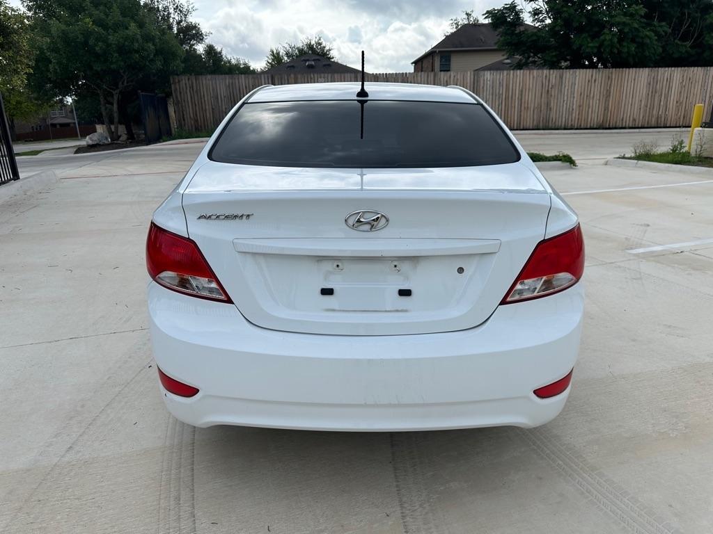 Hyundai Accent SE 4-Door 6A 2017