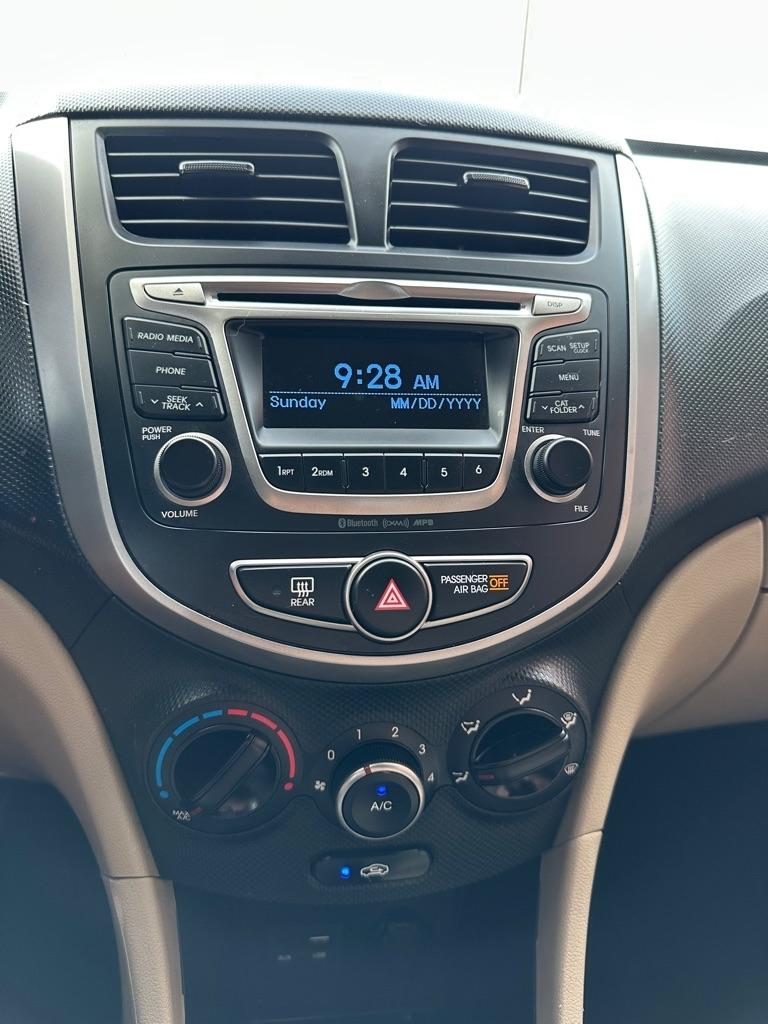 Hyundai Accent SE 4-Door 6A 2017