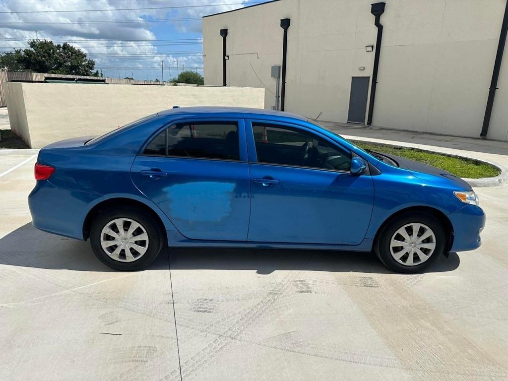 Toyota Corolla 4dr Sdn Base Auto 2010