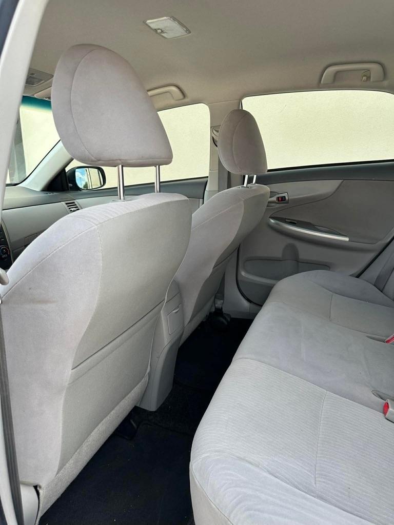 Toyota Corolla 4dr Sdn Base Auto 2010