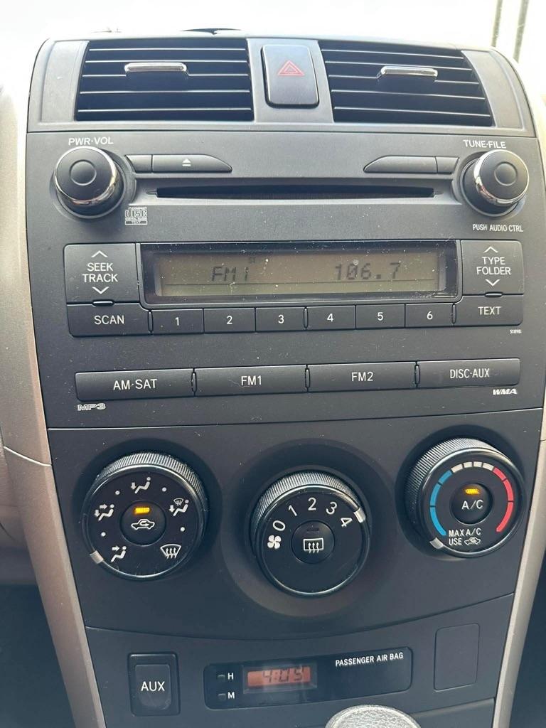 Toyota Corolla 4dr Sdn Base Auto 2010