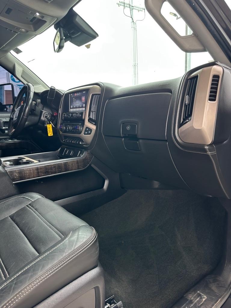 GMC Sierra 3500HD Denali Crew Cab 4WD 2015