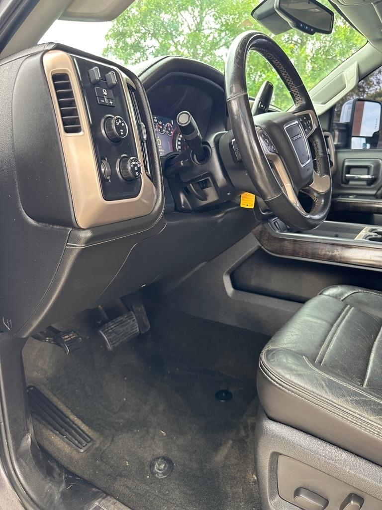 GMC Sierra 3500HD Denali Crew Cab 4WD 2015