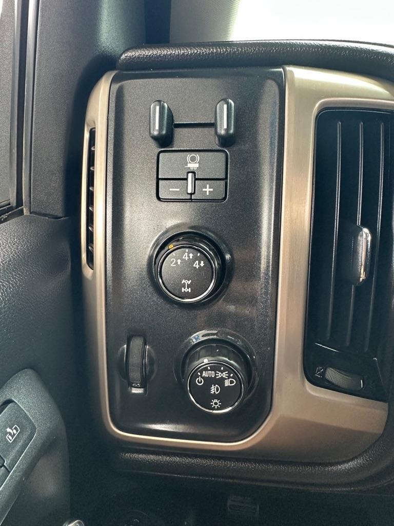 GMC Sierra 3500HD Denali Crew Cab 4WD 2015