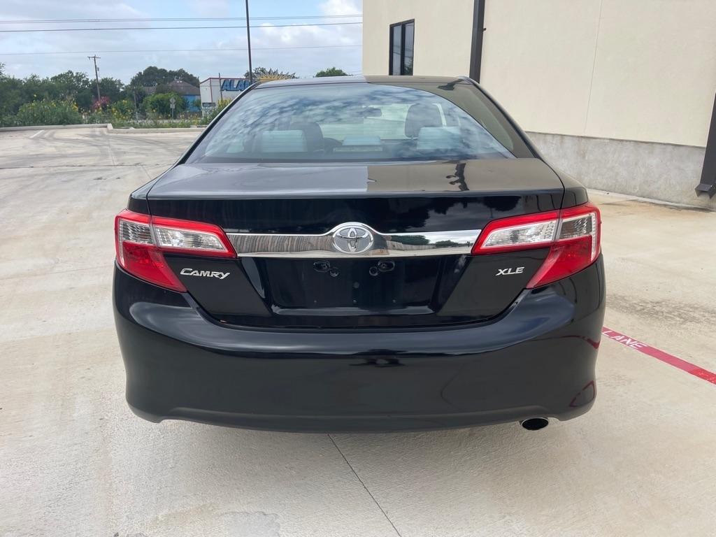 Toyota Camry SE 2012