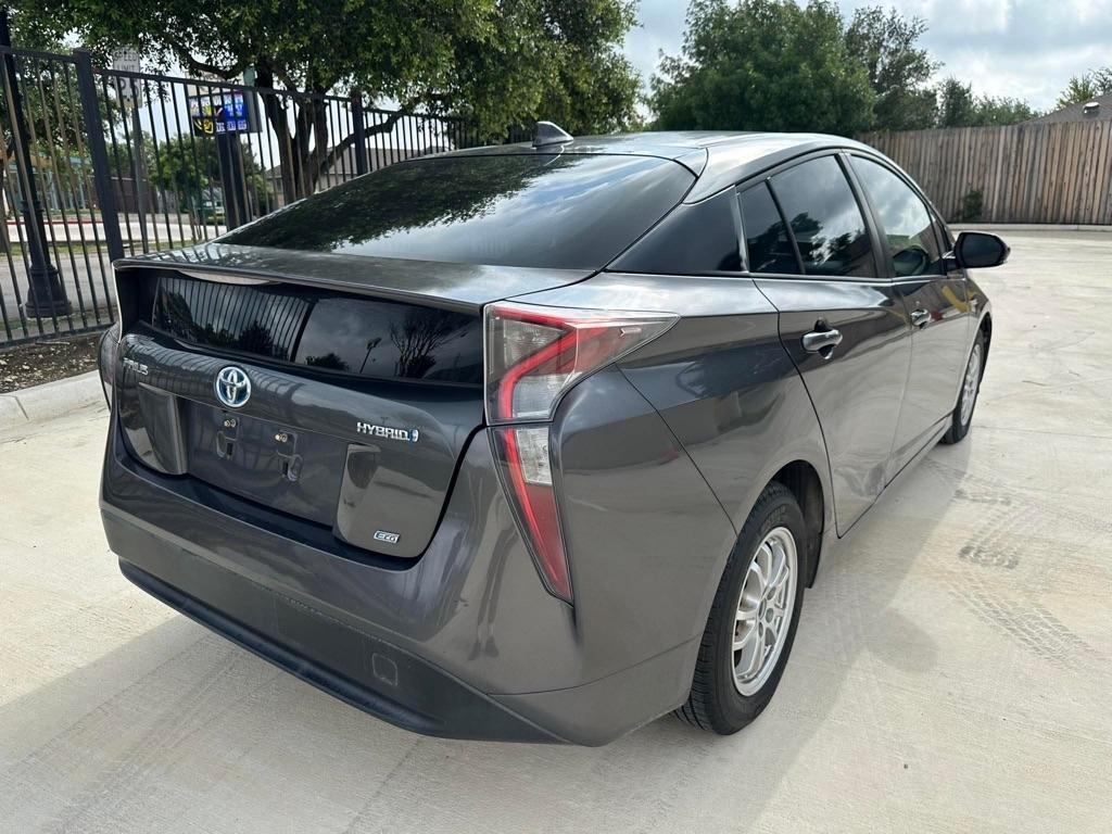 Toyota Prius Two Eco 2016