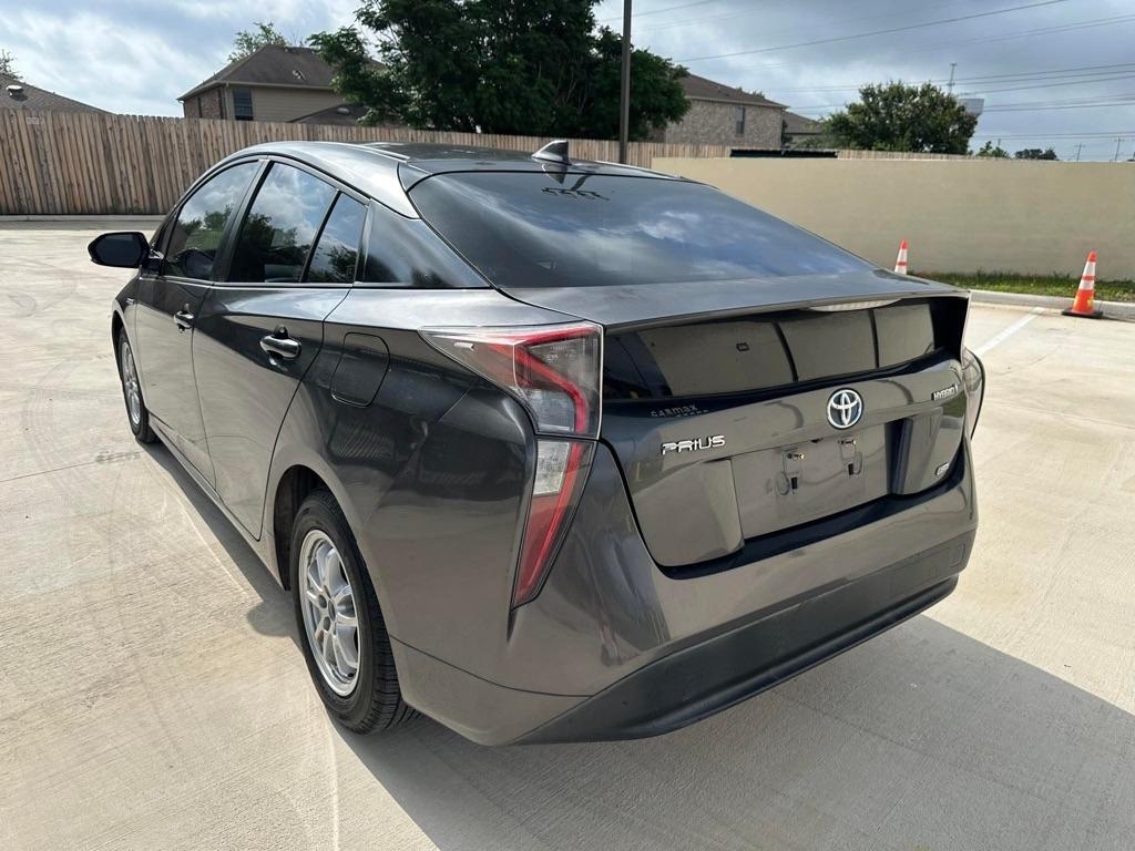 Toyota Prius Two Eco 2016