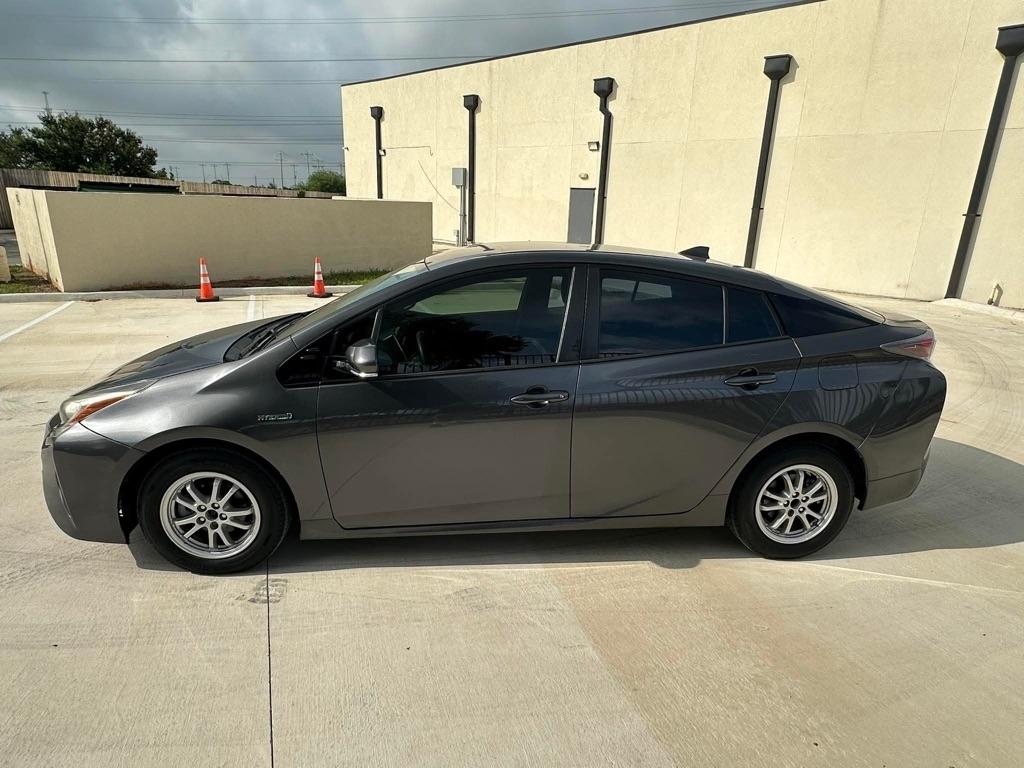 Toyota Prius Two Eco 2016