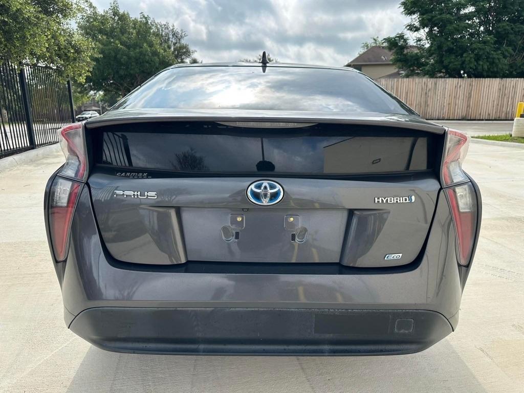 Toyota Prius Two Eco 2016