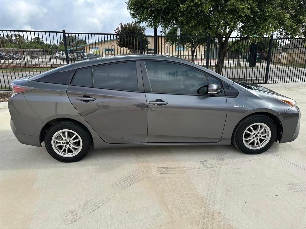 Toyota Prius Two Eco 2016