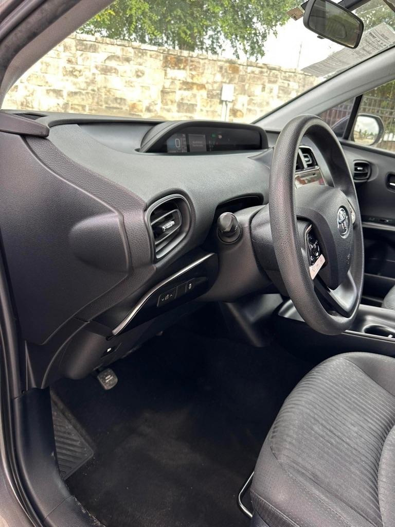 Toyota Prius Two Eco 2016