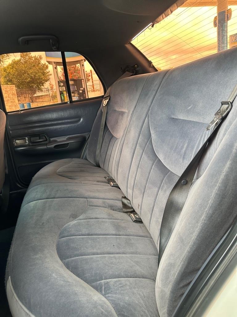 Ford Crown Victoria Base 1999