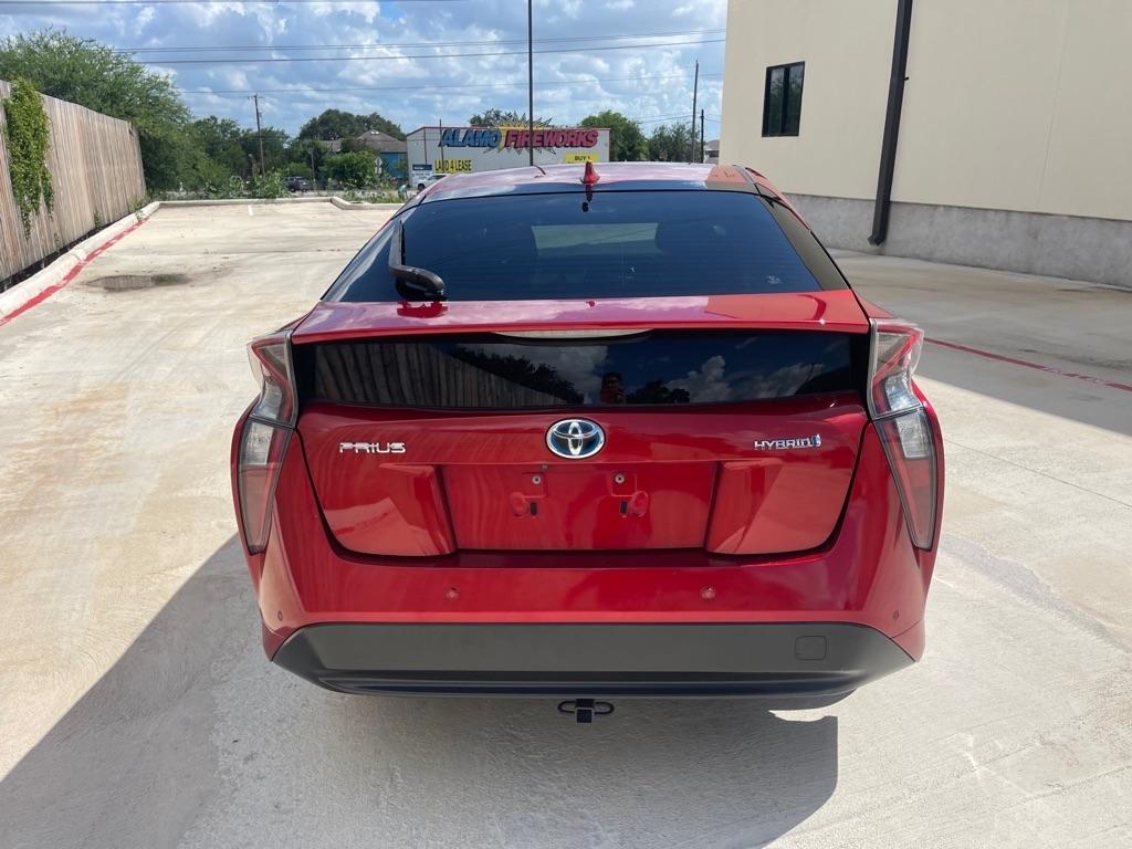 Toyota Prius Two 2017