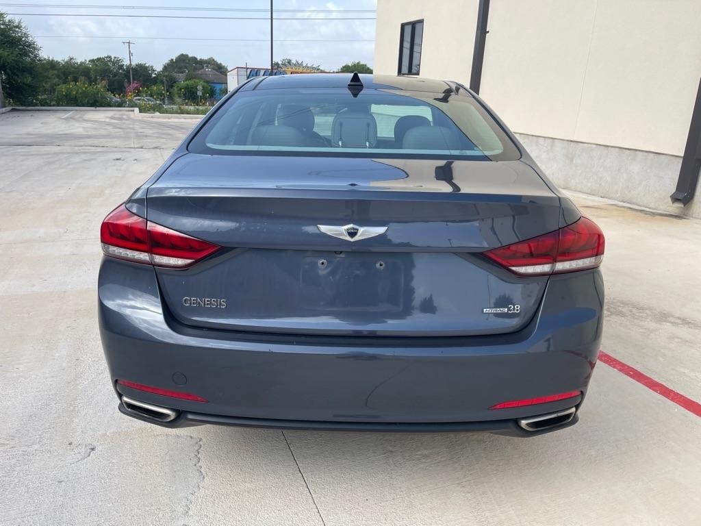 Hyundai Genesis 3.8L 2016