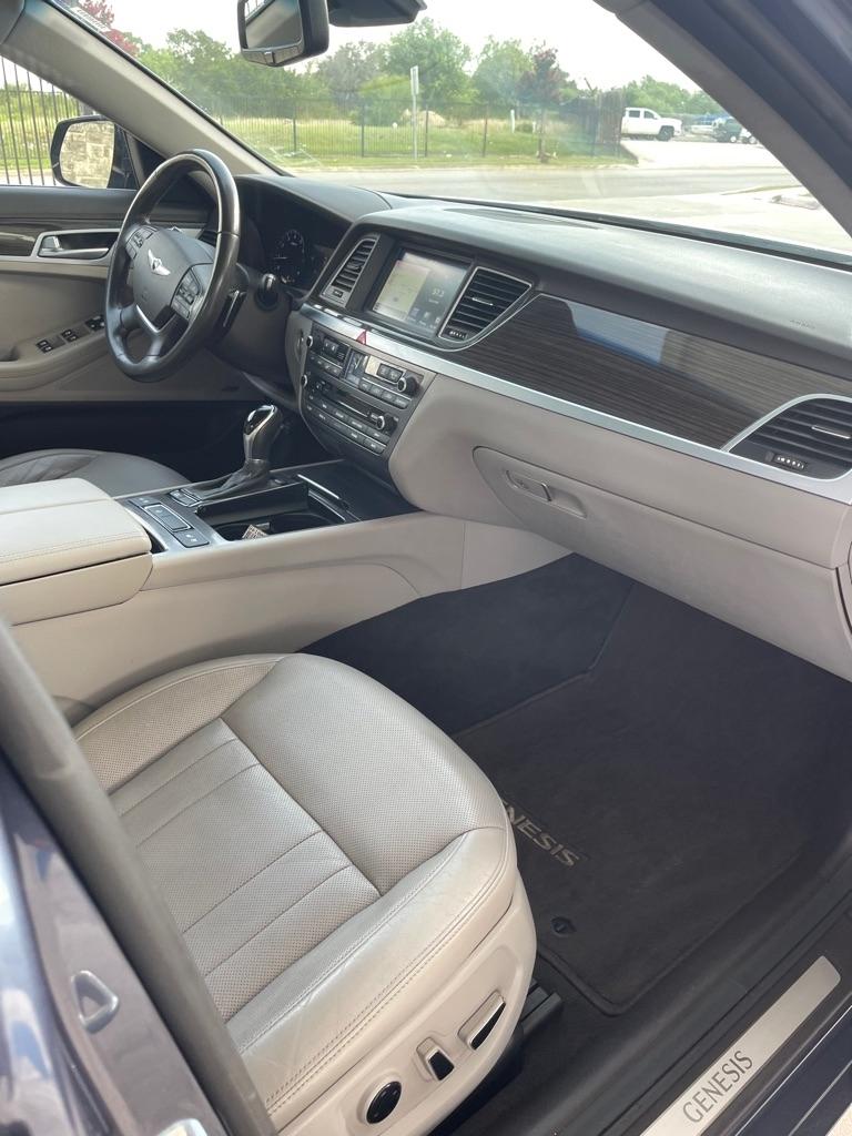 Hyundai Genesis 3.8L 2016