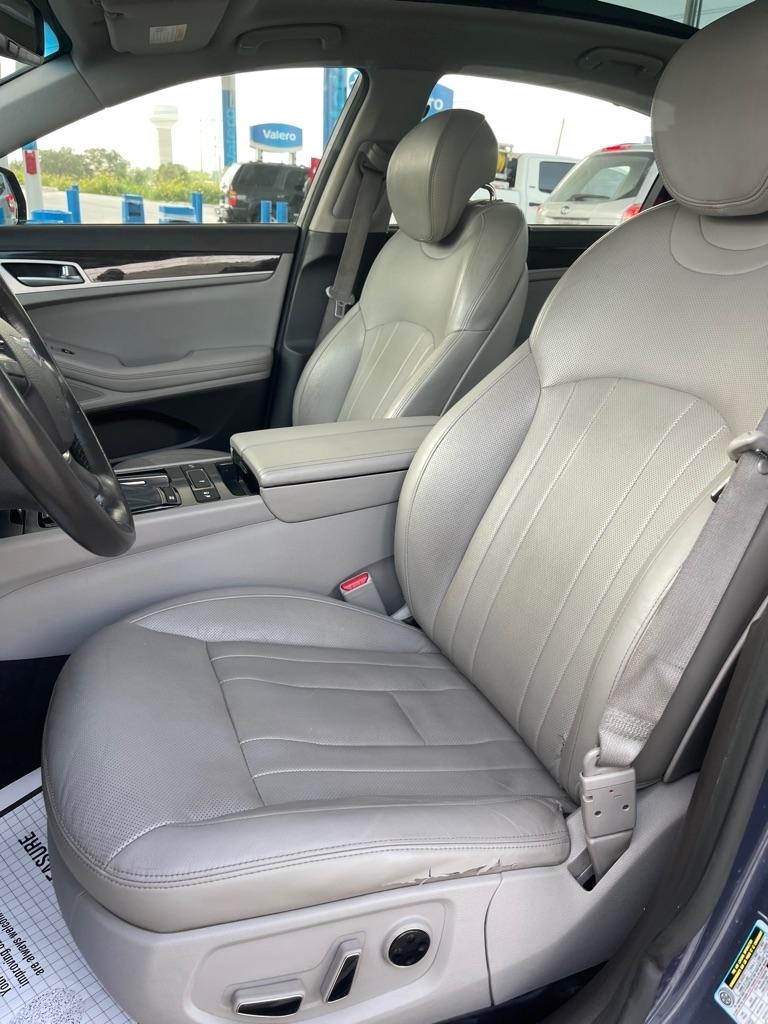 Hyundai Genesis 3.8L 2016