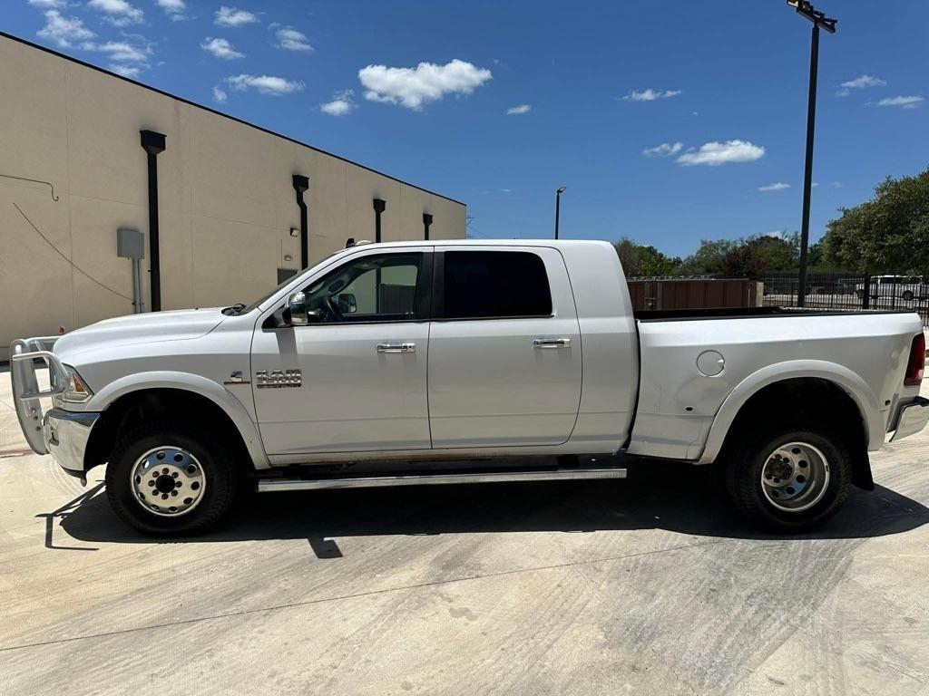 RAM 3500 Laramie Mega Cab 4WD DRW 2015