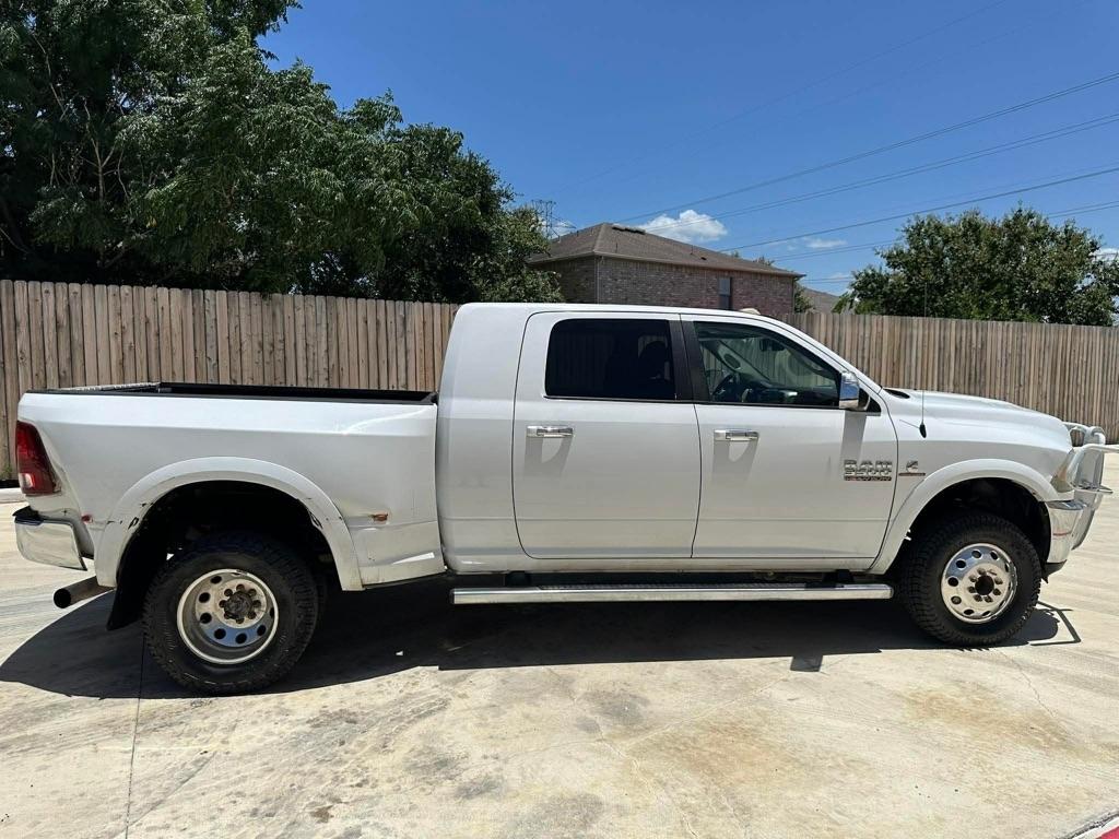 RAM 3500 Laramie Mega Cab 4WD DRW 2015