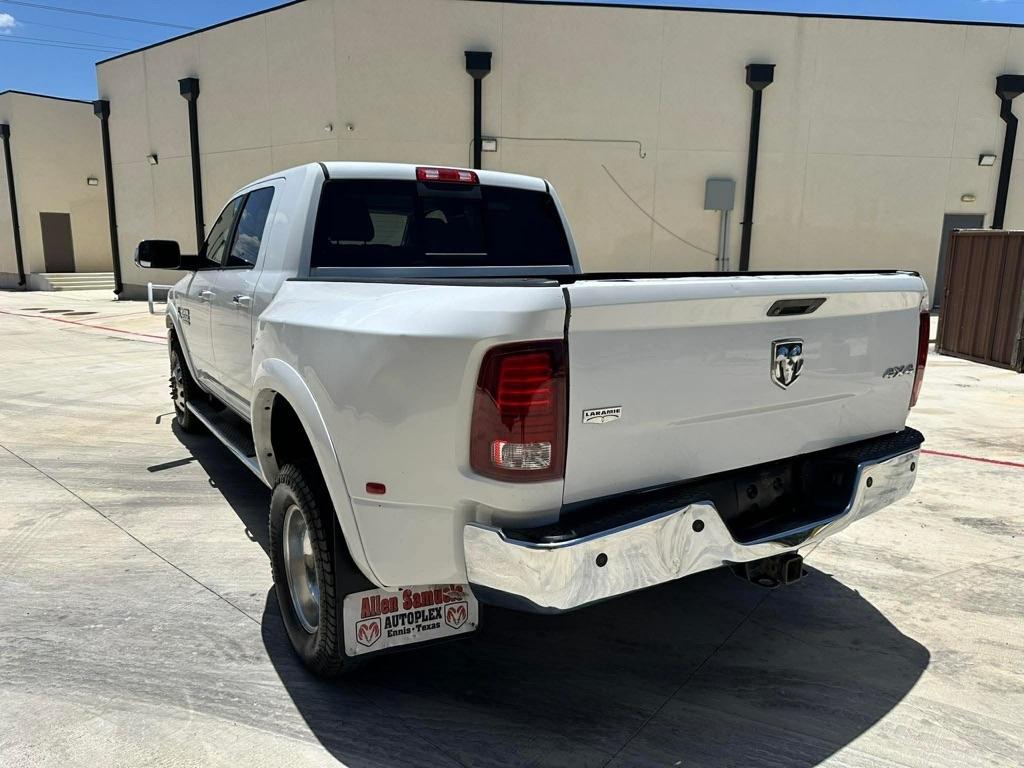 RAM 3500 Laramie Mega Cab 4WD DRW 2015