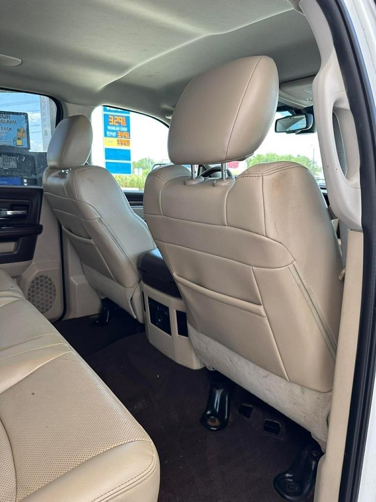 RAM 3500 Laramie Mega Cab 4WD DRW 2015