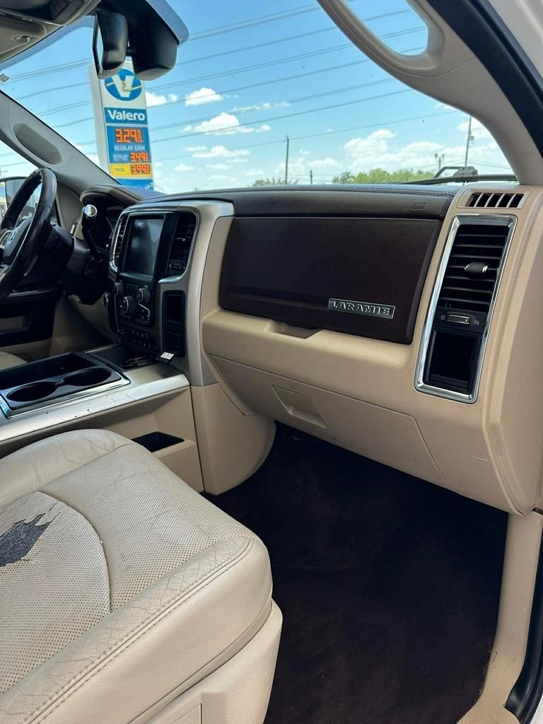 RAM 3500 Laramie Mega Cab 4WD DRW 2015