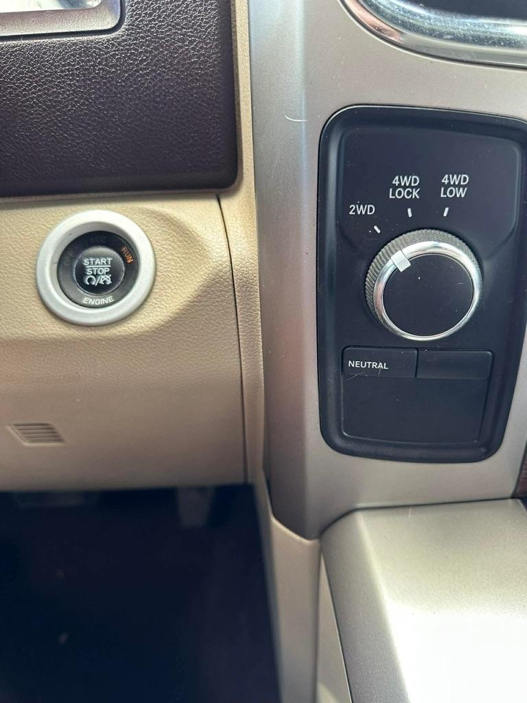 RAM 3500 Laramie Mega Cab 4WD DRW 2015
