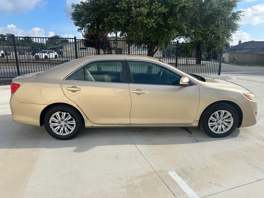 Toyota Camry SE 2012