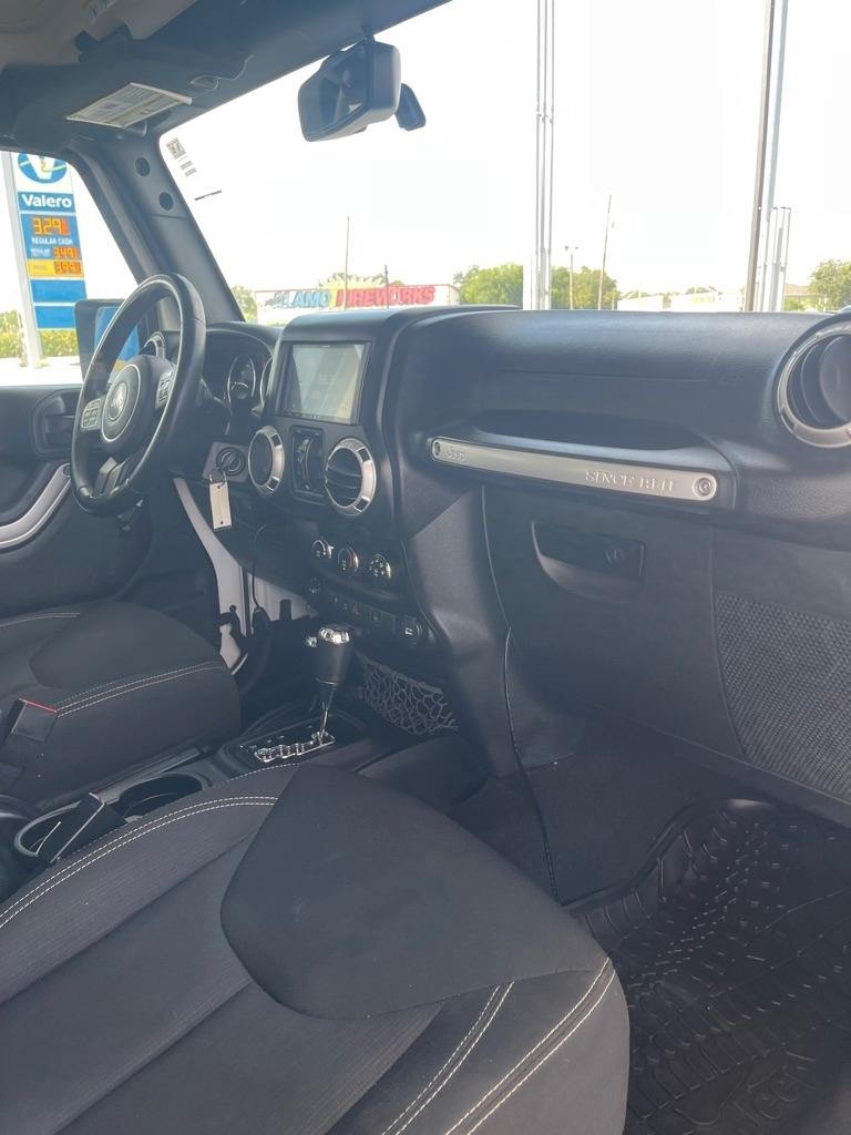 Jeep Wrangler Unlimited Sahara 4WD 2016