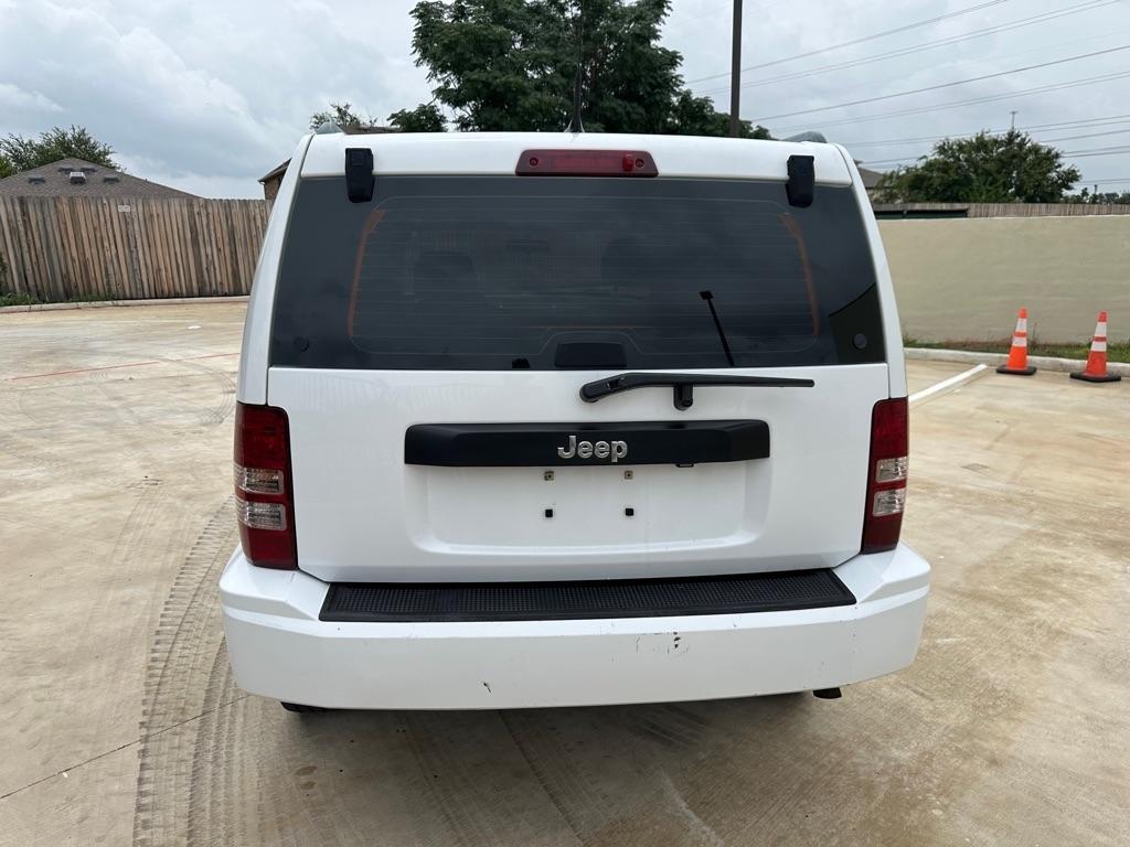 Jeep Liberty Sport 2WD 2011