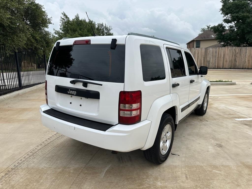 Jeep Liberty Sport 2WD 2011