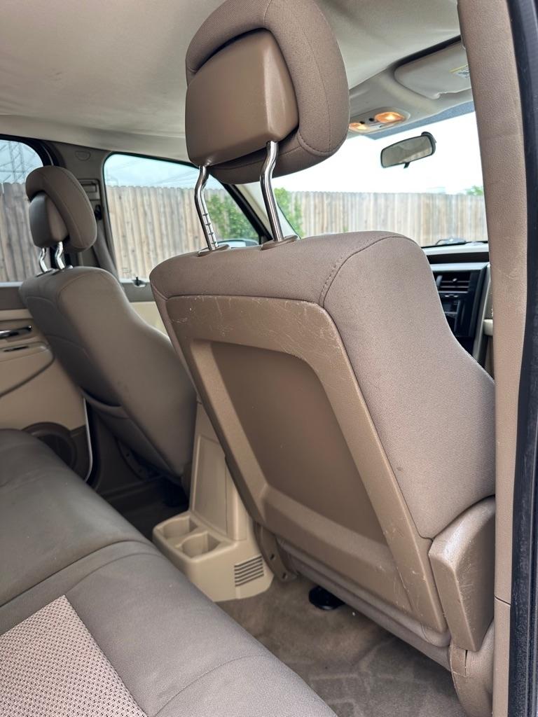 Jeep Liberty Sport 2WD 2011