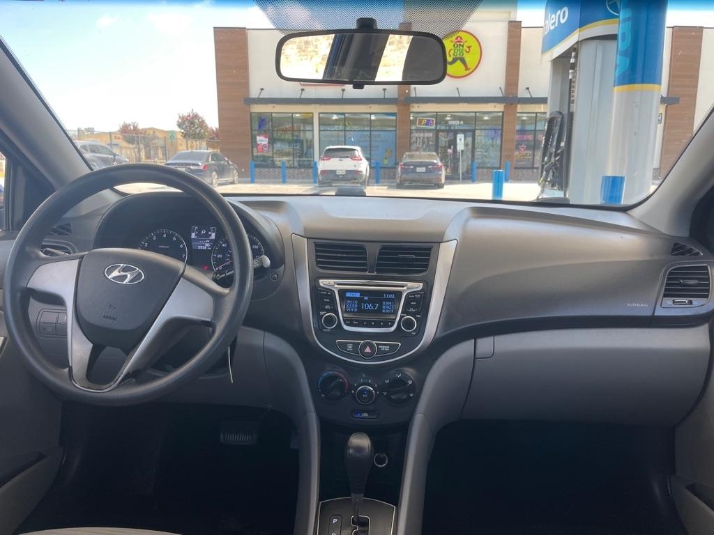 Hyundai Accent SE 4-Door 6A 2016