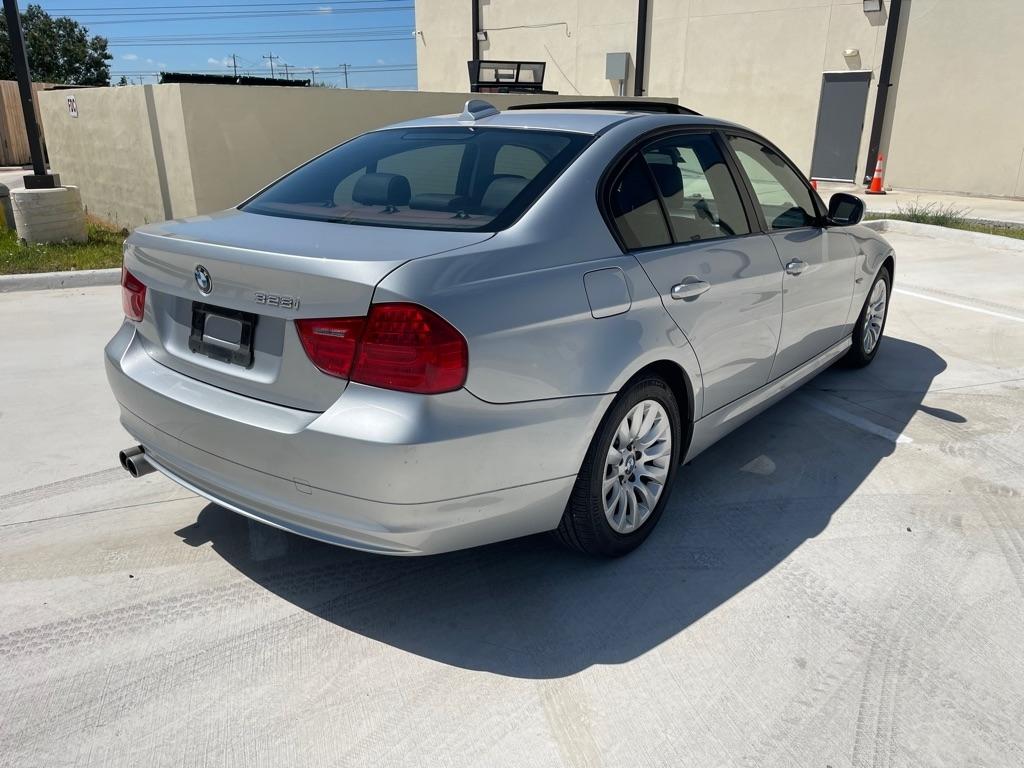 BMW 3-Series 328i 2009