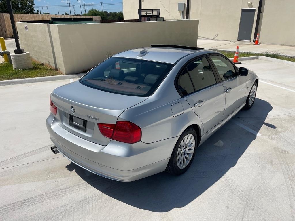 BMW 3-Series 328i 2009