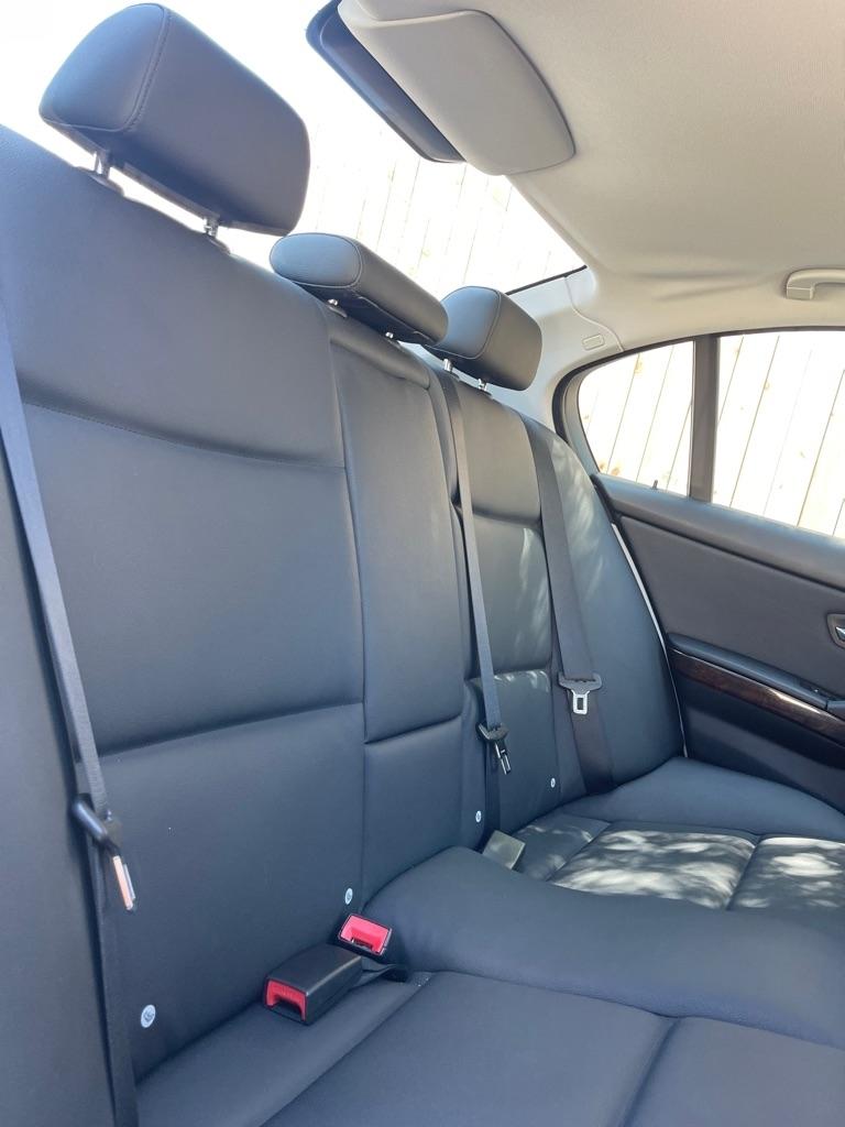 BMW 3-Series 328i 2009