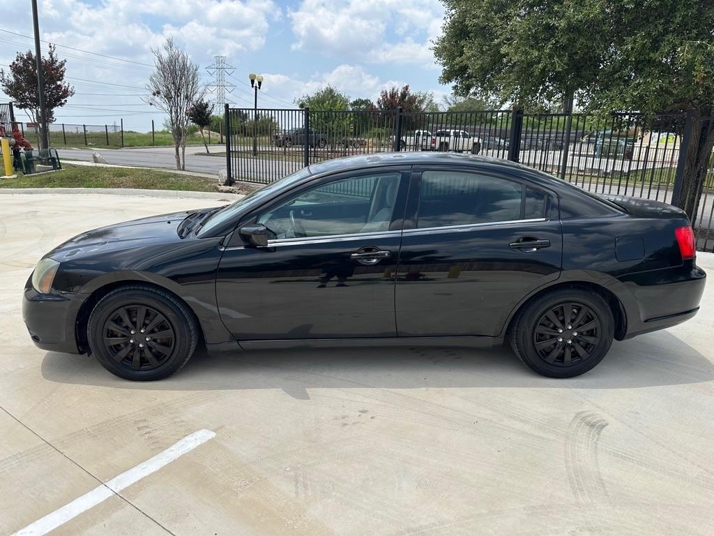 Mitsubishi Galant ES 2011