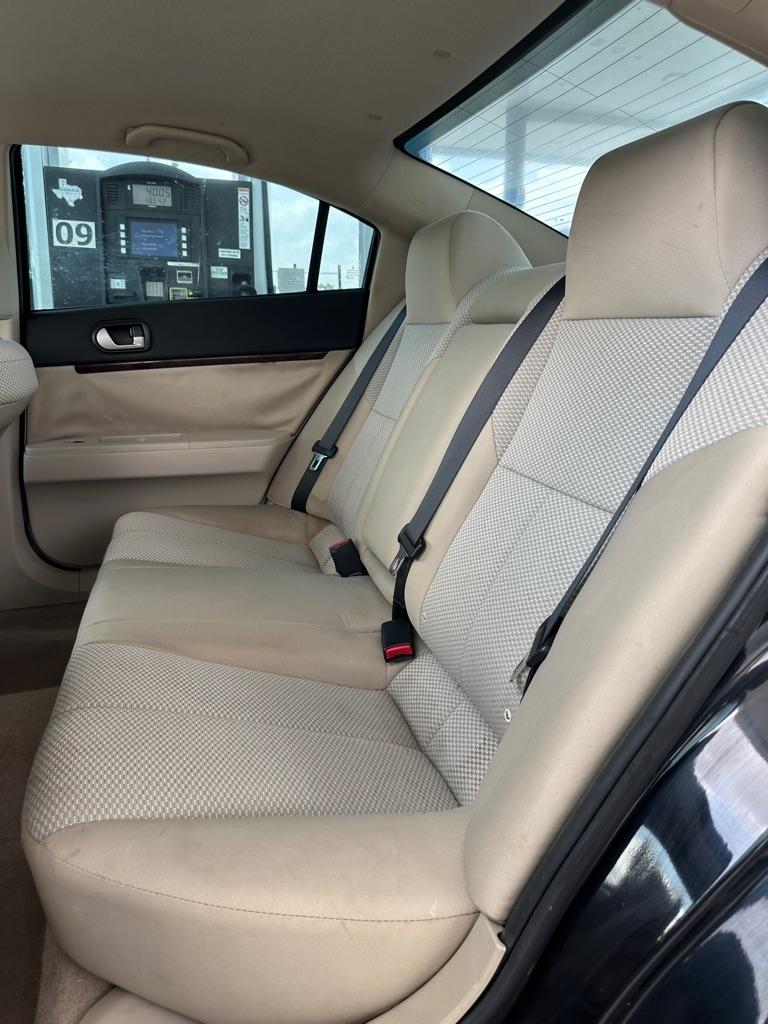 Mitsubishi Galant ES 2011