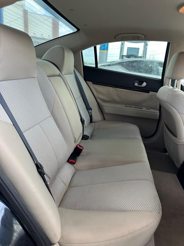 Mitsubishi Galant ES 2011