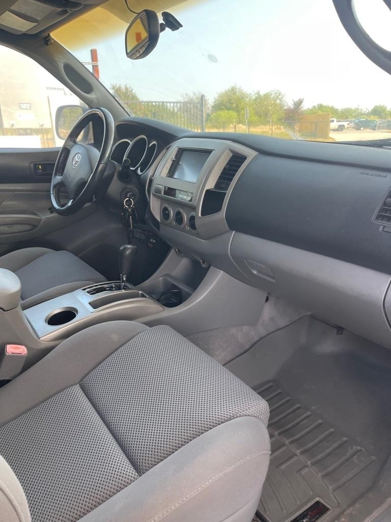 Toyota Tacoma PreRunner Double Cab V6 Automatic 2WD 2005
