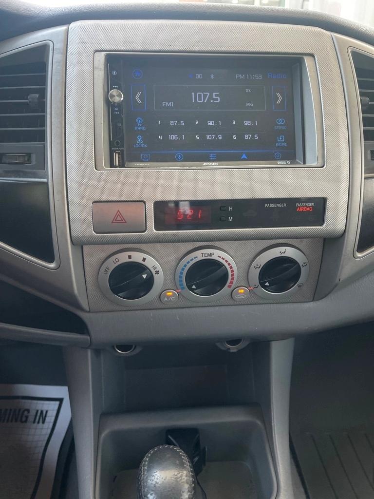 Toyota Tacoma PreRunner Double Cab V6 Automatic 2WD 2005